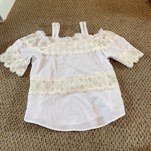 Of the shoulder shirt with straps!